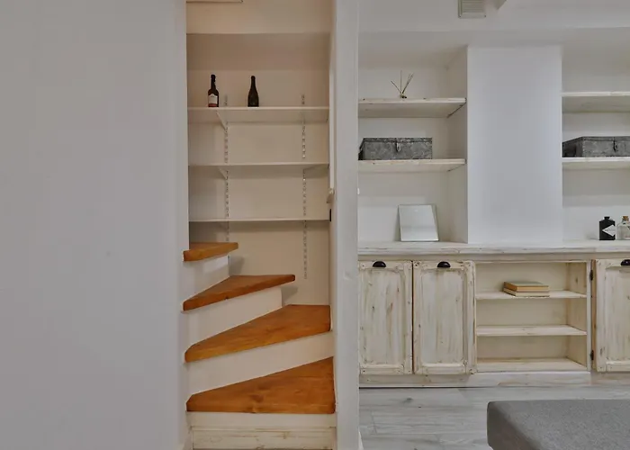 Quiet House In Navigli Sleeps